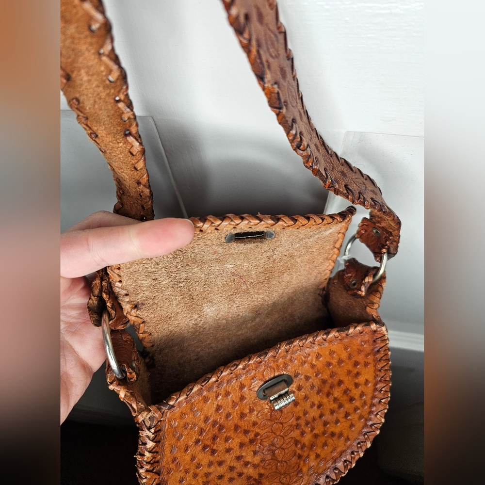 VTG 70s Tooled Leather Bag - Picture 8 of 14